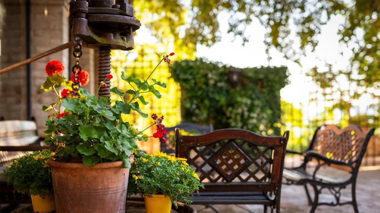 La Maesta Antica Dimora Di Campagna Villa Foligno Eksteriør billede